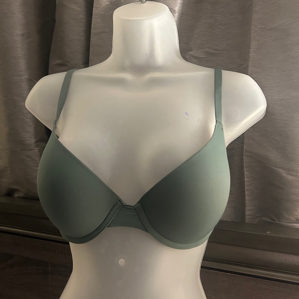 PINK Victoria's Secret Green Bra